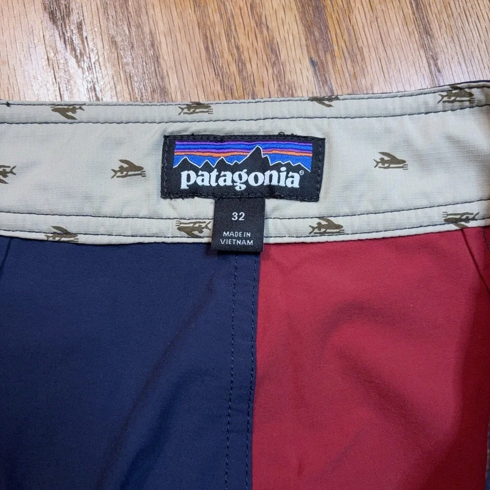 Patagonia Wavefarer Board Shorts Mens 32 Colorblock Navy Red Swim Trunks‎